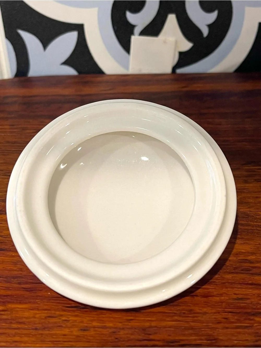 STARBUCKS 2015 Round Lidded BUNNY Tea Cup 12oz White Yellow Triangles Stars RARE